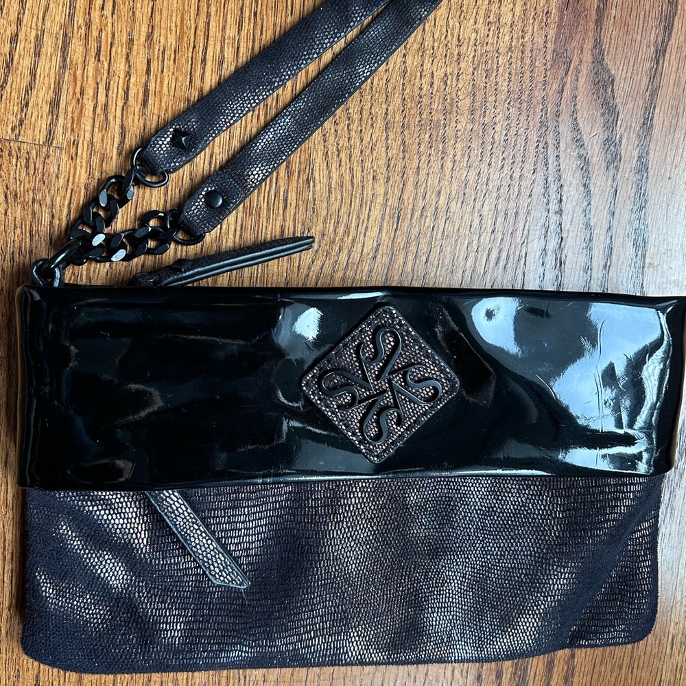 Simply Vera by Vera Wang Wristlet - Picture 1 of 8